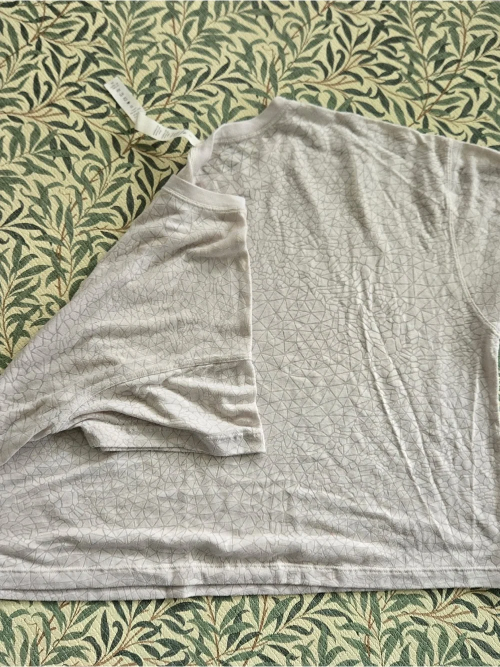 lululemon athletica Light Gray Geometric Short Sleeve Tee